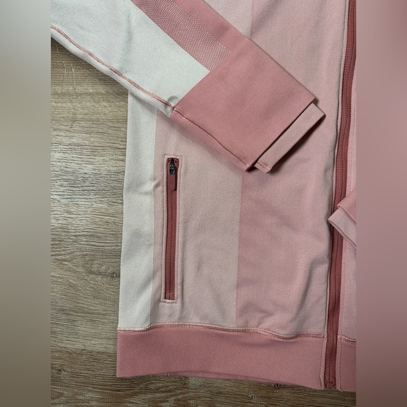 Lululemon Ebb to Train Hoodie Jacket Full Zip Size 12
Copper Clay / Angel Wing - Picture 8 of 12